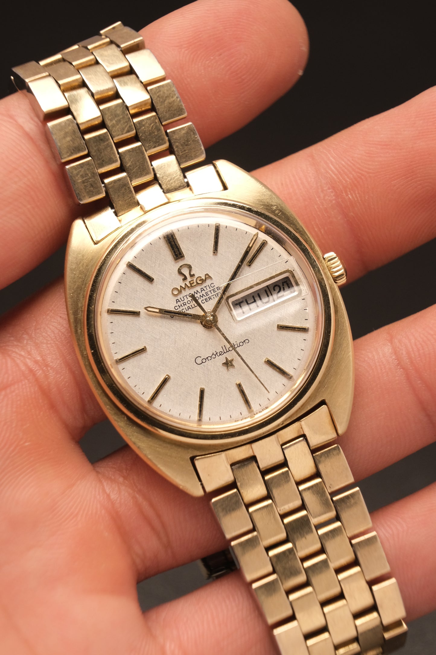 OMEGA Constellation C-shape Day-date Chronometer Linen White Dial - 168.029