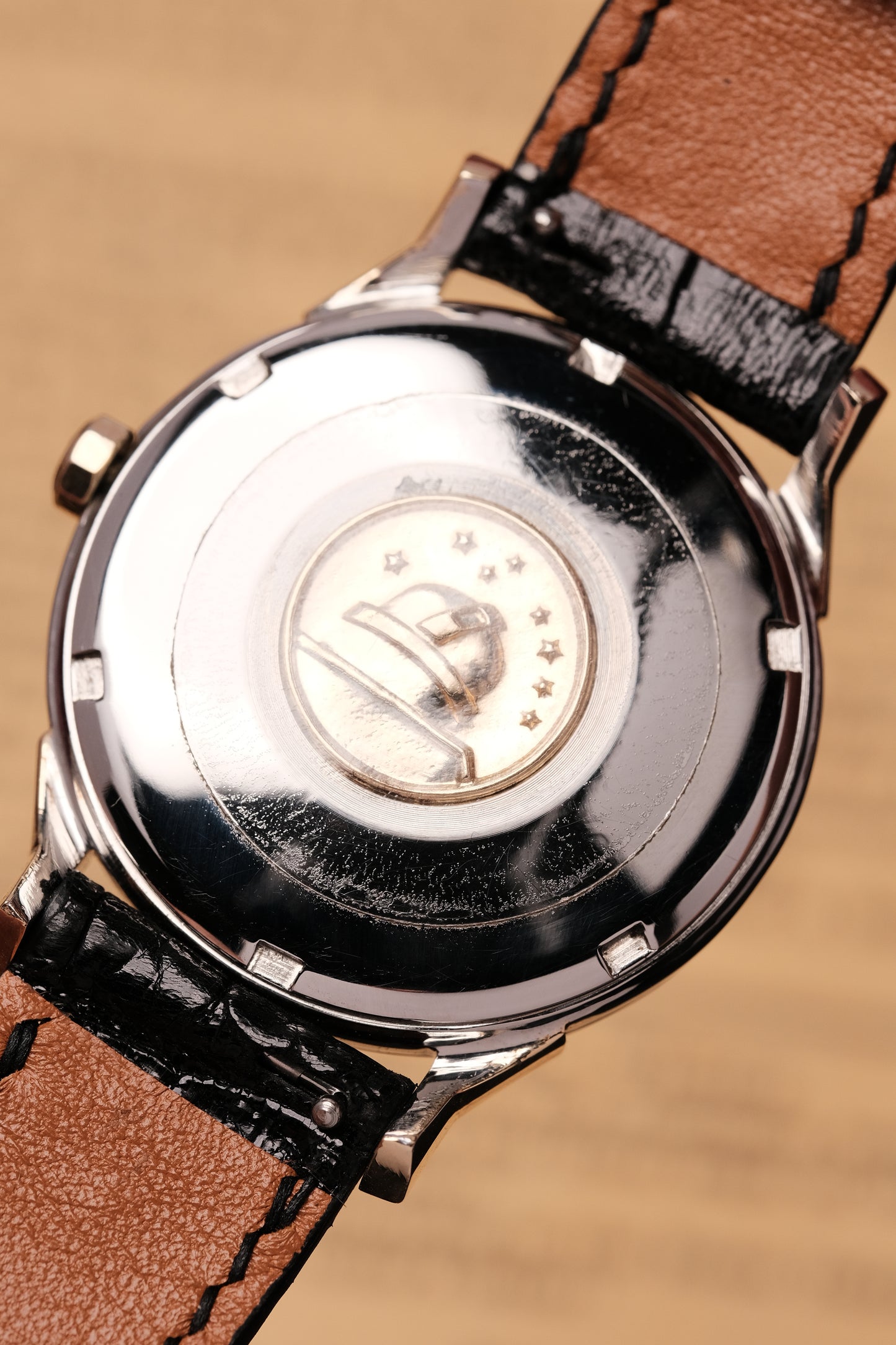 1968 OMEGA CONSTELLATION PIE PAN DOG LEG Yellow Gold - Champagne Dial AUTOMATIC CHRONOMETER REF. 168.005