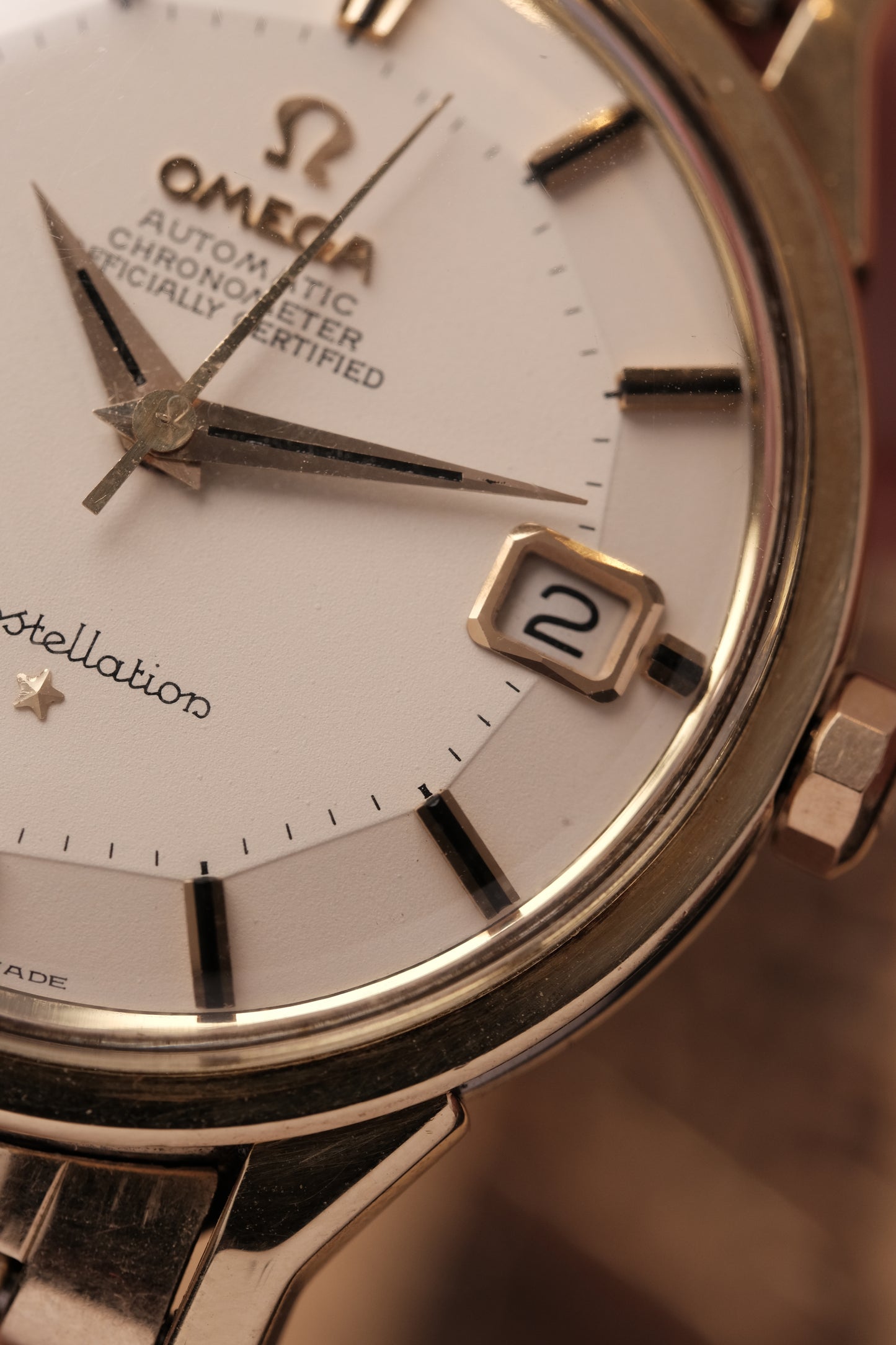 1963 OMEGA CONSTELLATION PIE PAN DOG LEG GOLD AUTOMATIC CHRONOMETER REF. 168.005