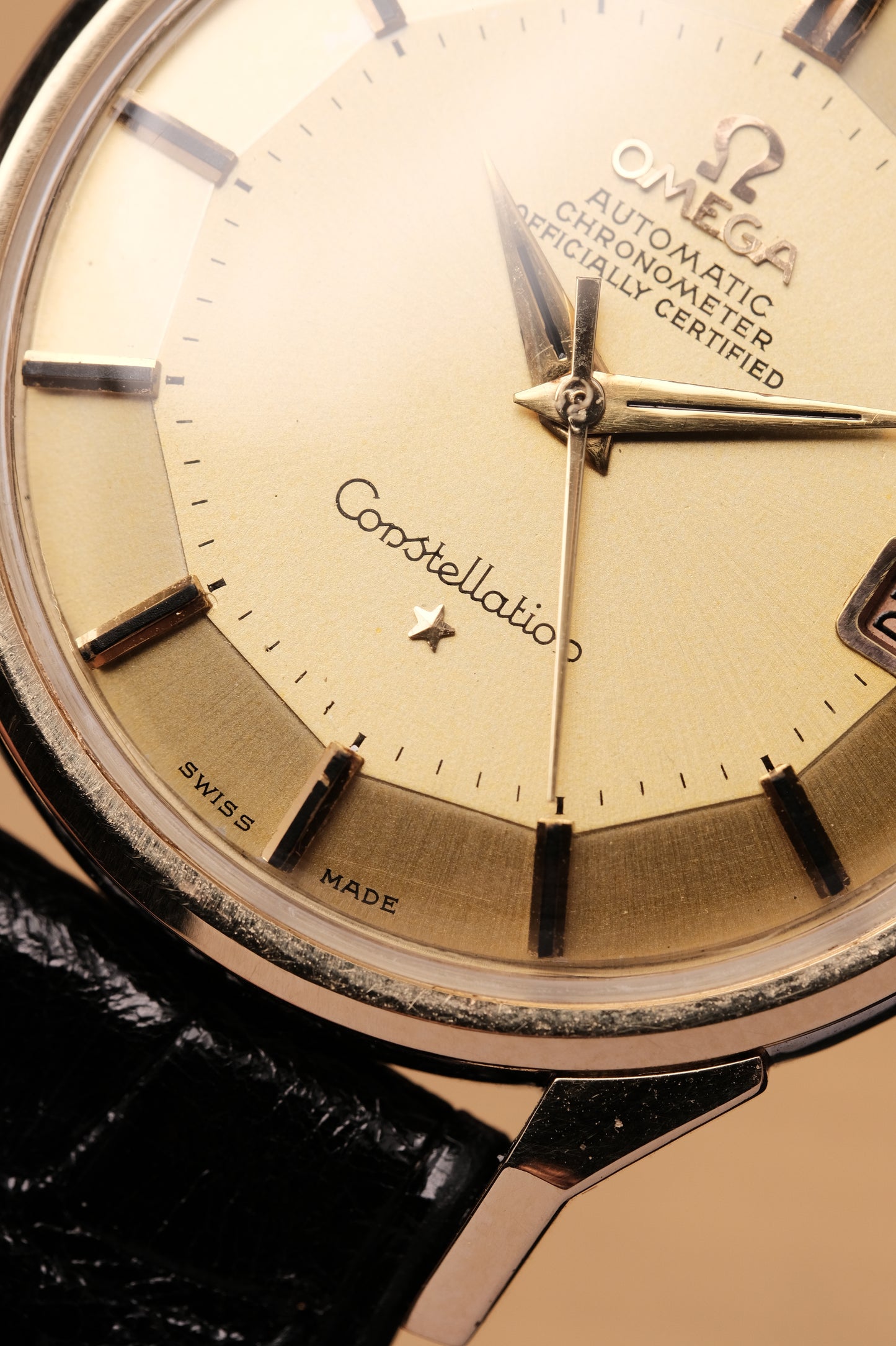 1968 OMEGA CONSTELLATION PIE PAN DOG LEG Yellow Gold - Champagne Dial AUTOMATIC CHRONOMETER REF. 168.005