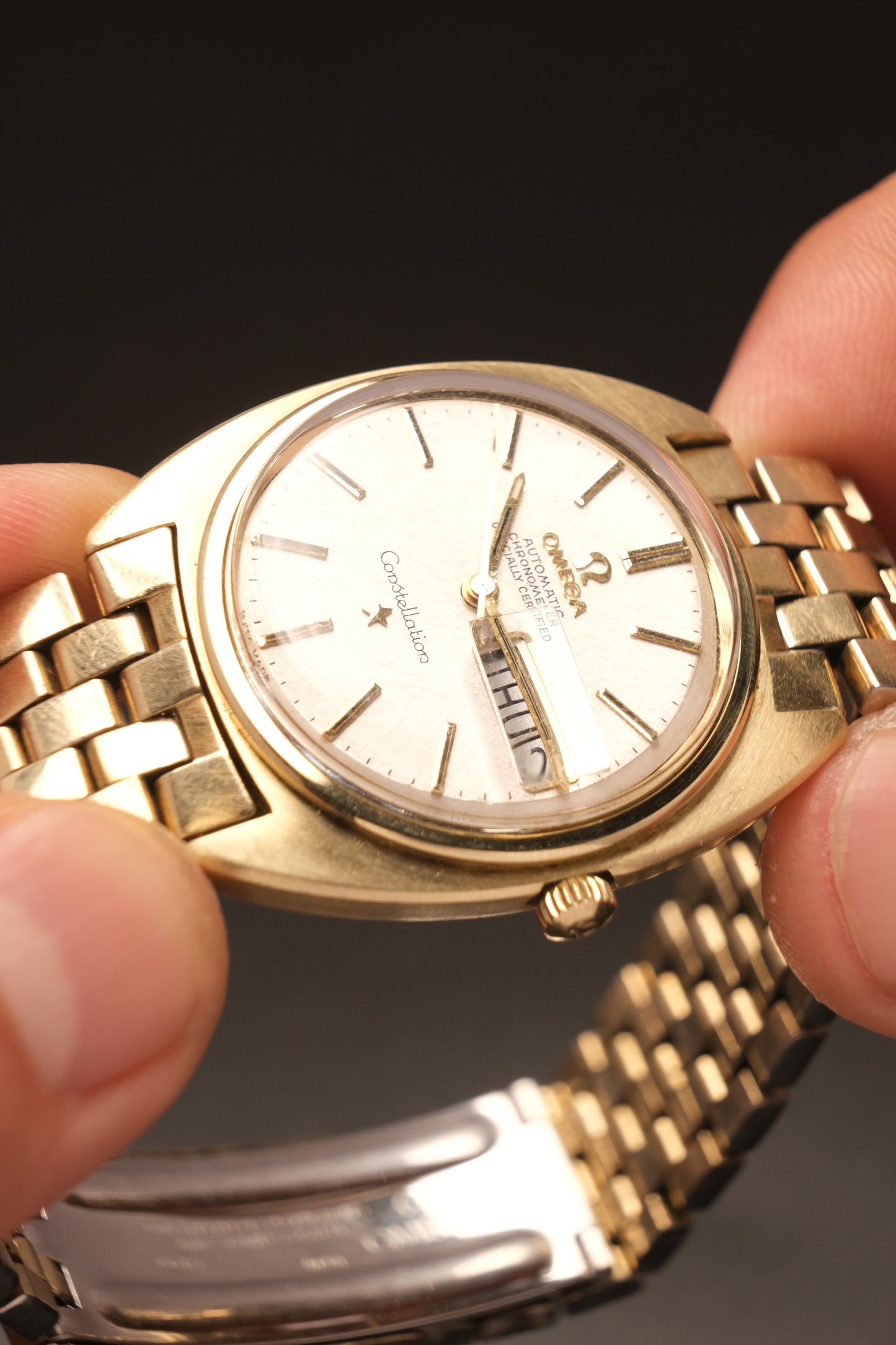 OMEGA Constellation C-shape Day-date Chronometer Linen White Dial - 168.029
