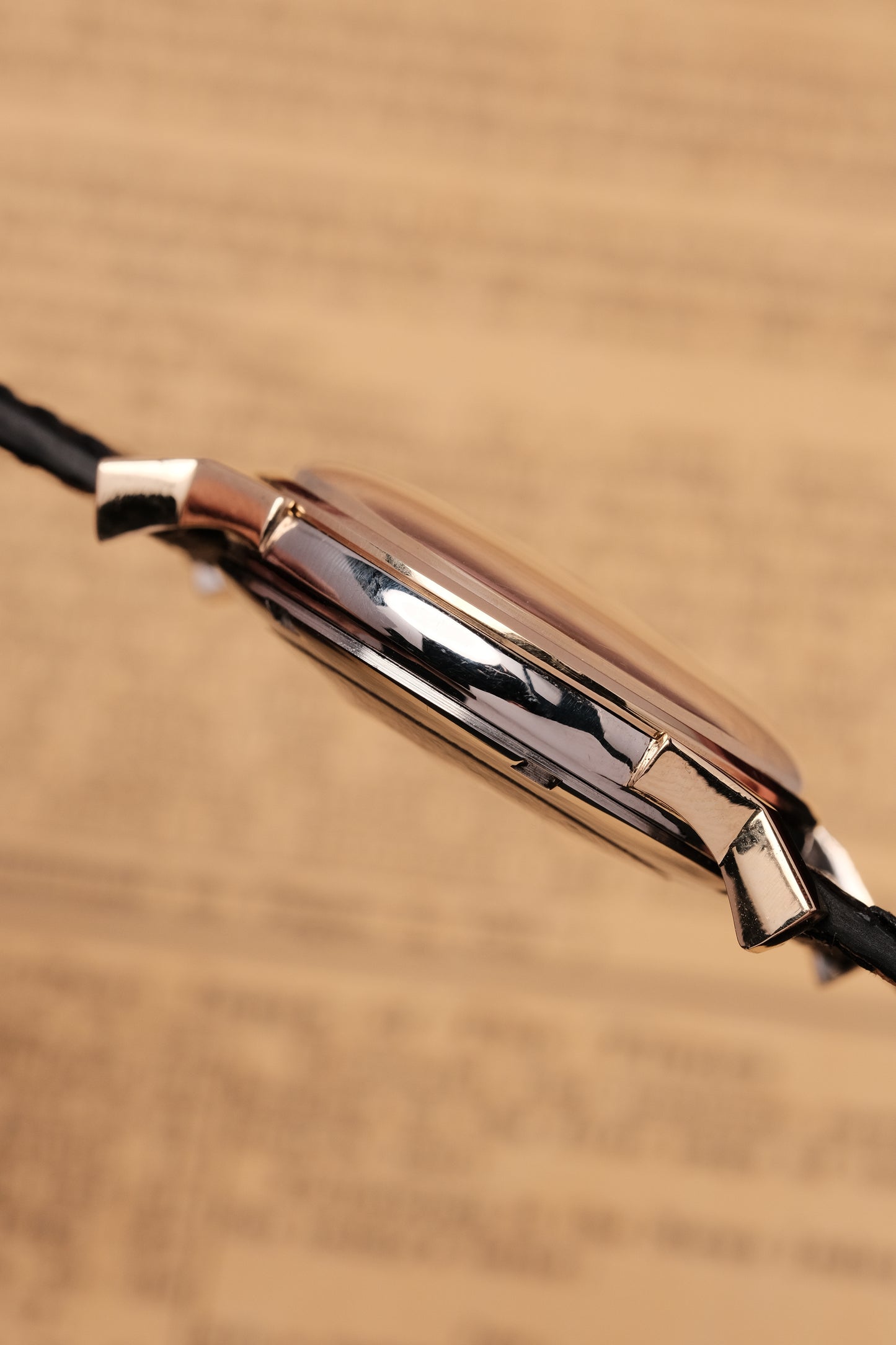 1968 OMEGA CONSTELLATION PIE PAN DOG LEG Yellow Gold - Champagne Dial AUTOMATIC CHRONOMETER REF. 168.005