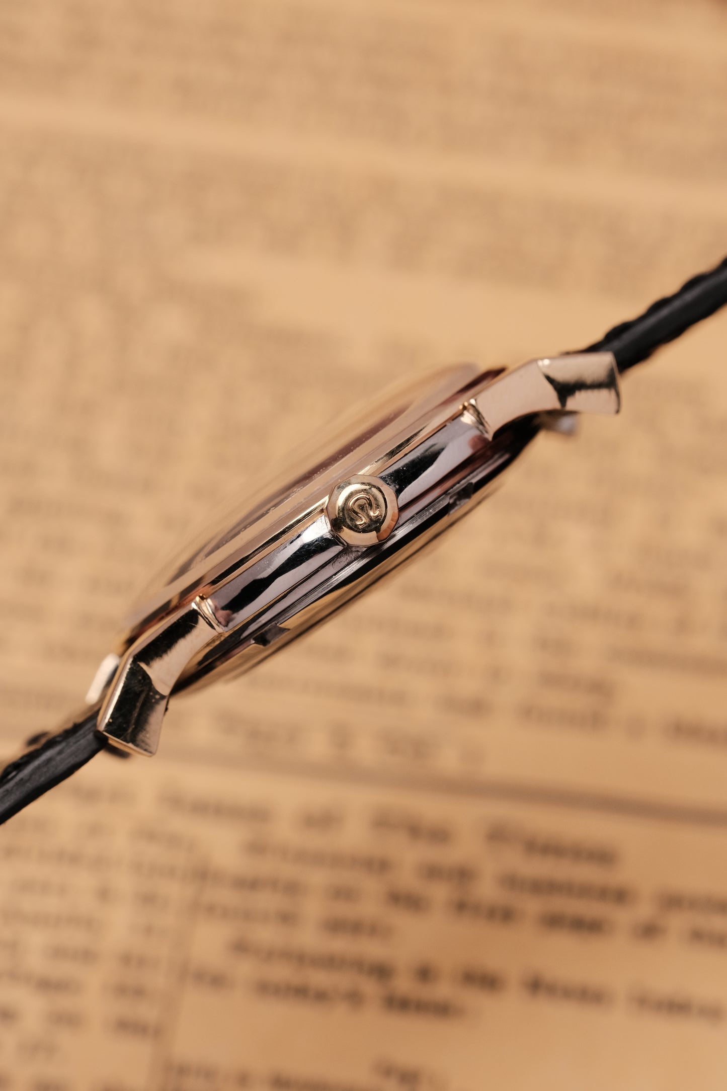 1968 OMEGA CONSTELLATION PIE PAN DOG LEG Yellow Gold - Champagne Dial AUTOMATIC CHRONOMETER REF. 168.005