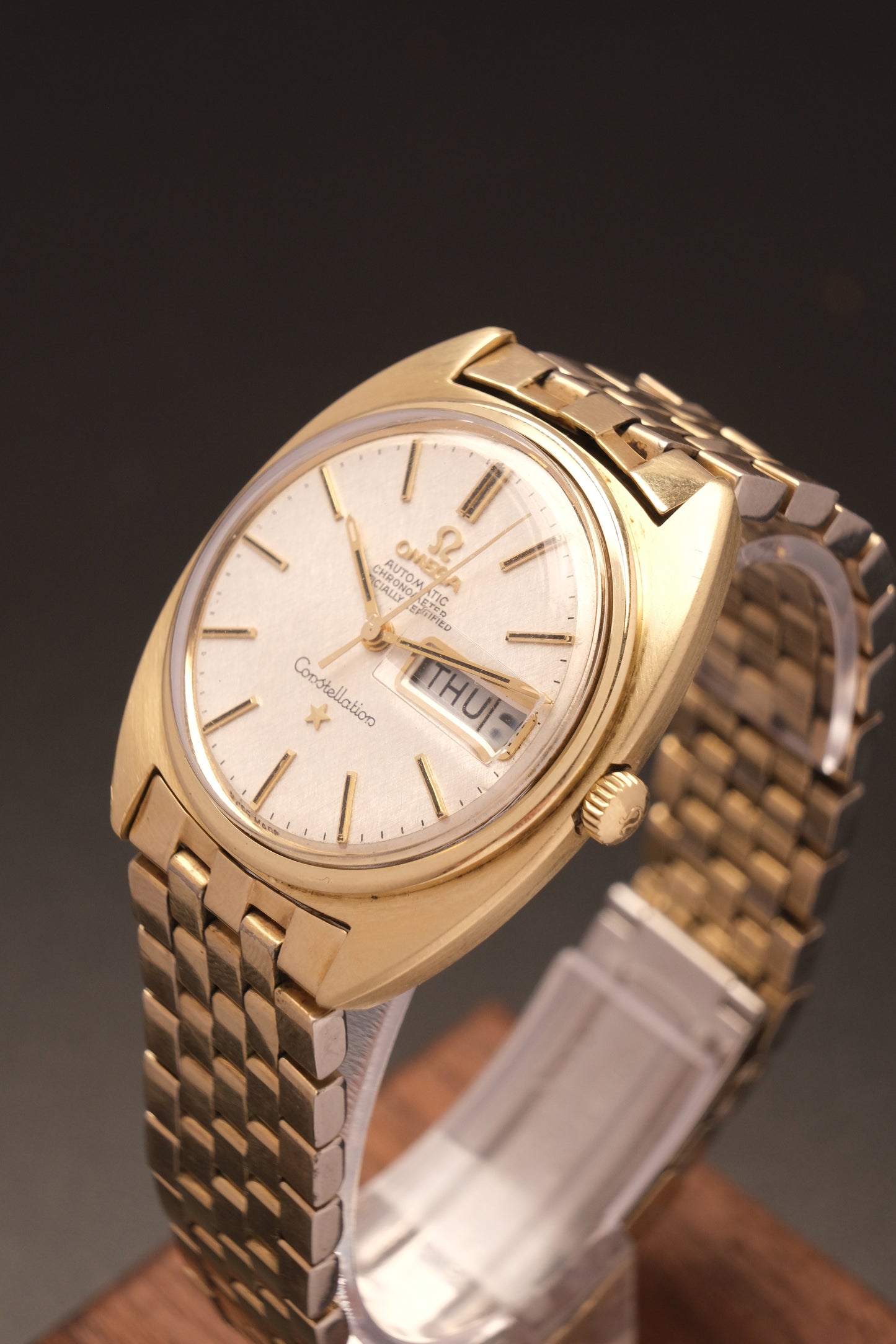 OMEGA Constellation C-shape Day-date Chronometer Linen White Dial - 168.029