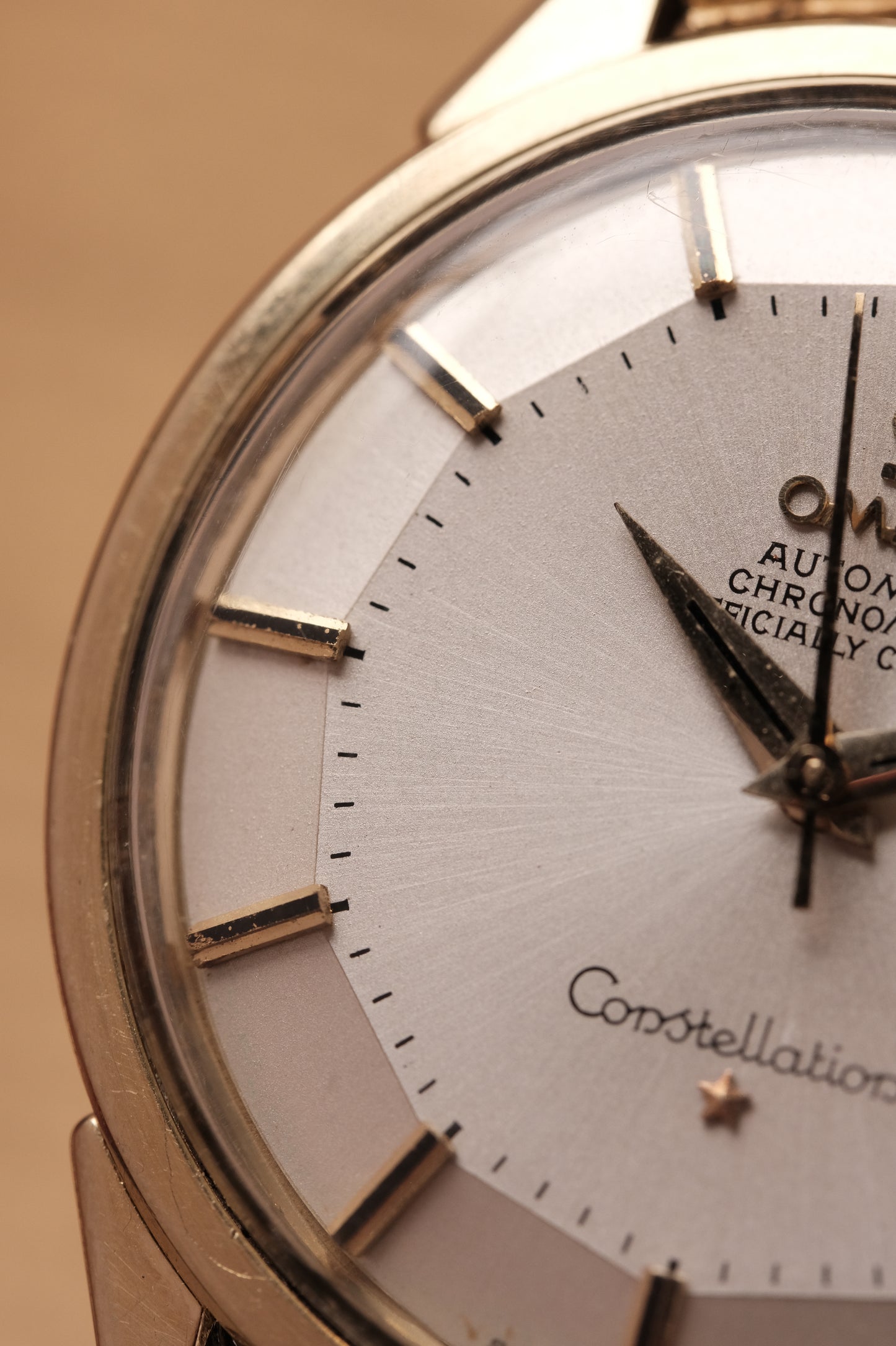 OMEGA CONSTELLATION PIE PAN DOG LEG GOLD AUTOMATIC CHRONOMETER REF. 168.005