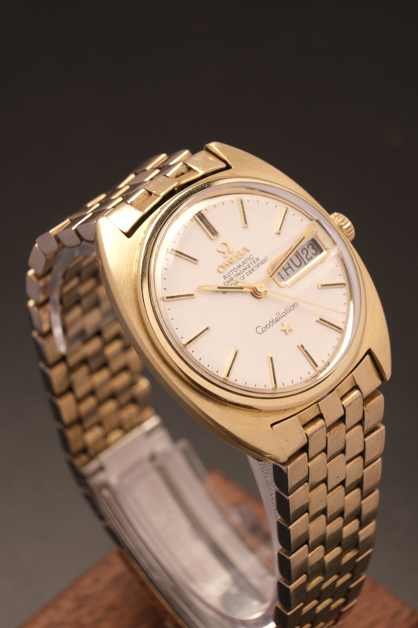OMEGA Constellation C-shape Day-date Chronometer Linen White Dial - 168.029