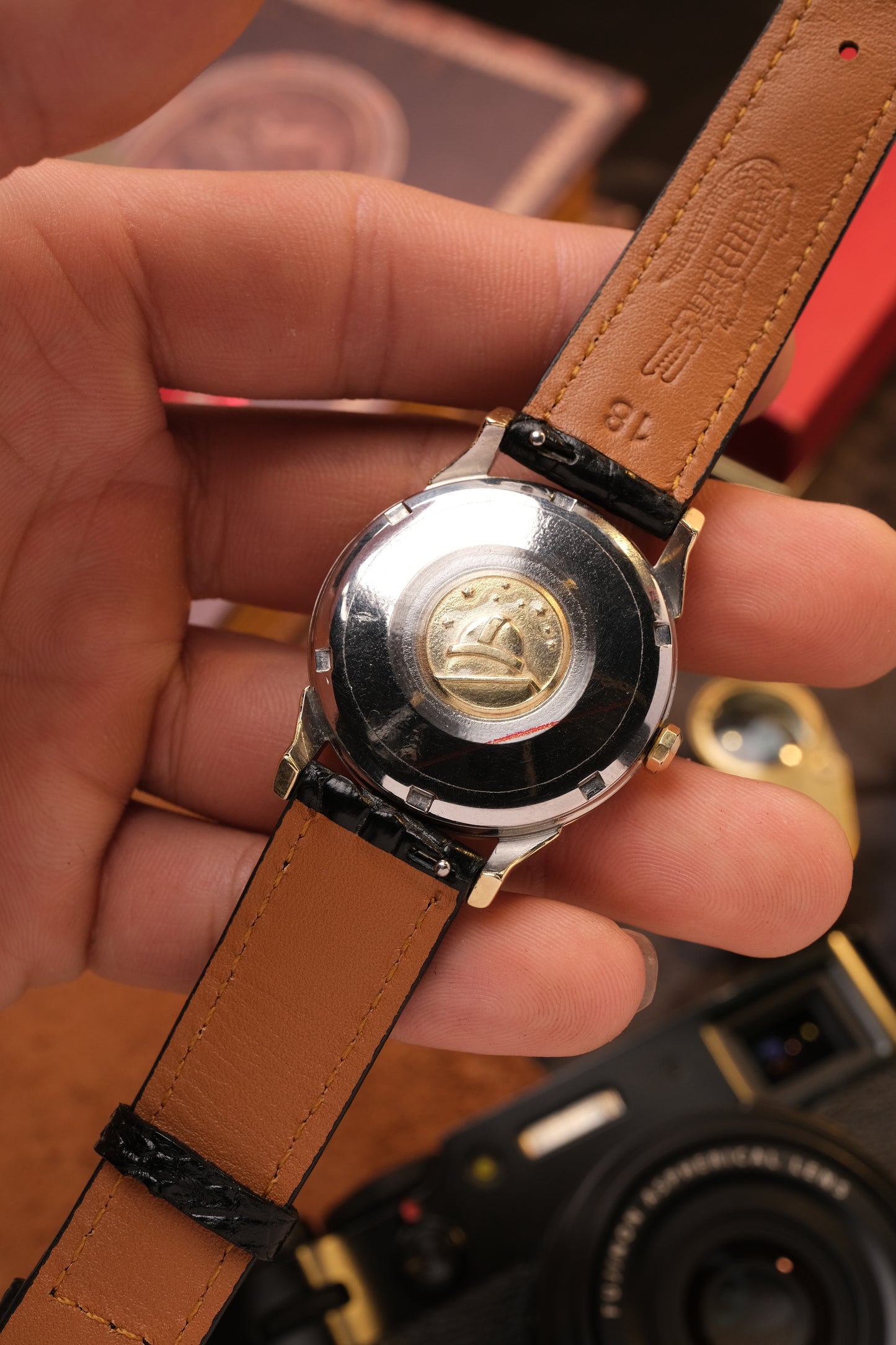 OMEGA CONSTELLATION PIE PAN DOG LEG GOLD AUTOMATIC CHRONOMETER REF. 168.005 Black Leather Strap
