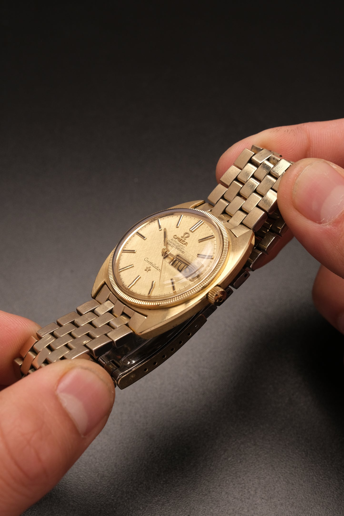 OMEGA Constellation C-shape Day-date Chronometer Linen Champagne Dial - 168.029
