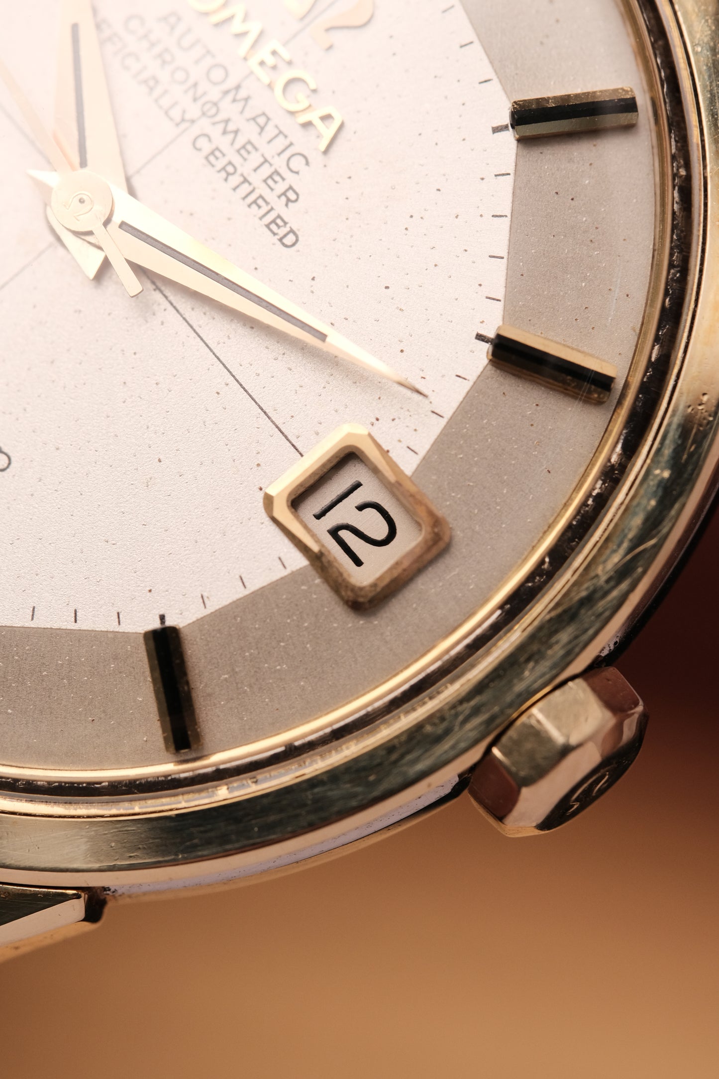 1966 OMEGA CONSTELLATION PIE PAN DOG LEG GOLD CROSS HAIR DIAL AUTOMATIC CHRONOMETER REF. 14902-61 SC