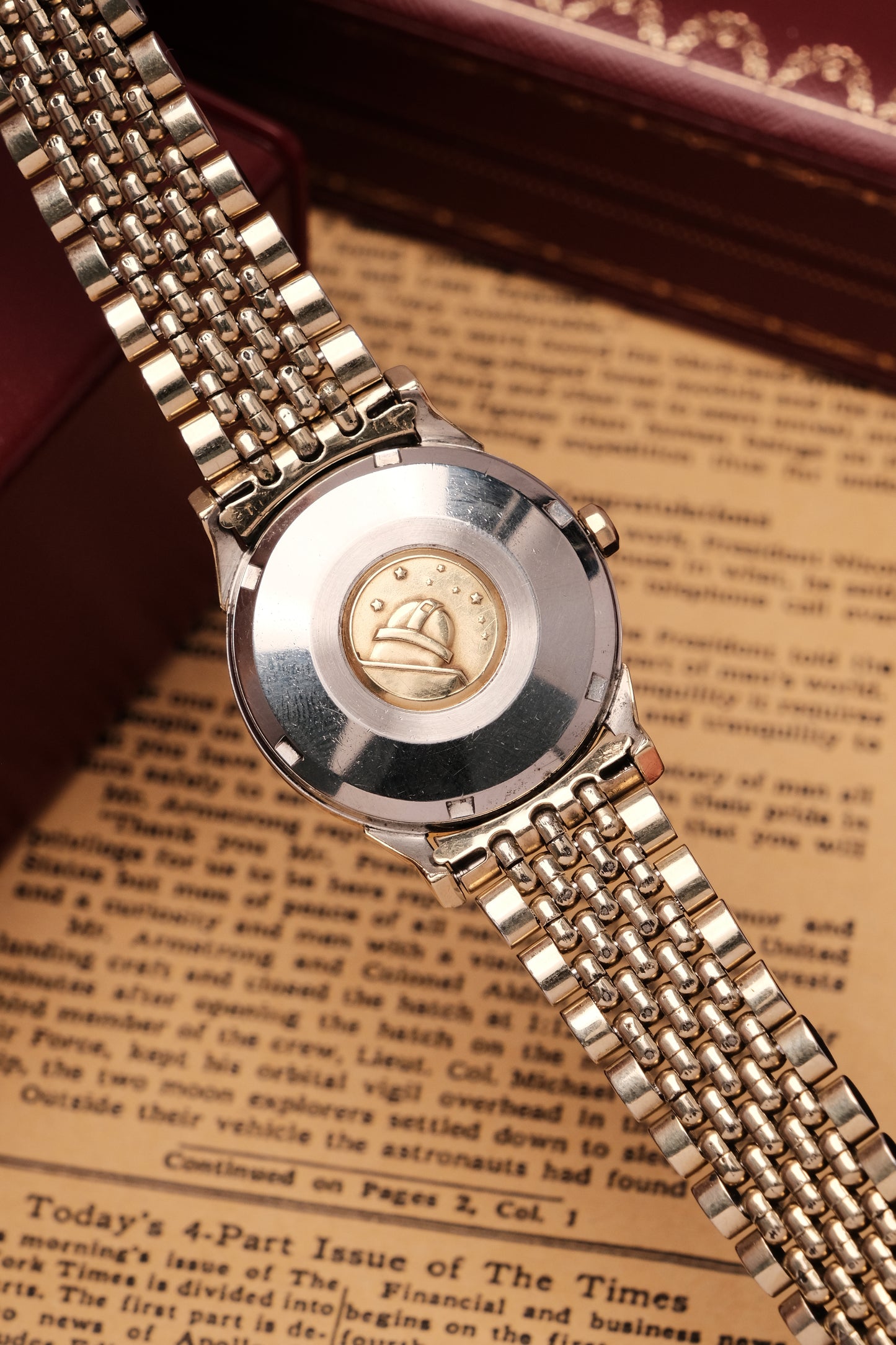 1966 OMEGA CONSTELLATION PIE PAN DOG LEG GOLD CROSS HAIR DIAL AUTOMATIC CHRONOMETER REF. 14902-61 SC