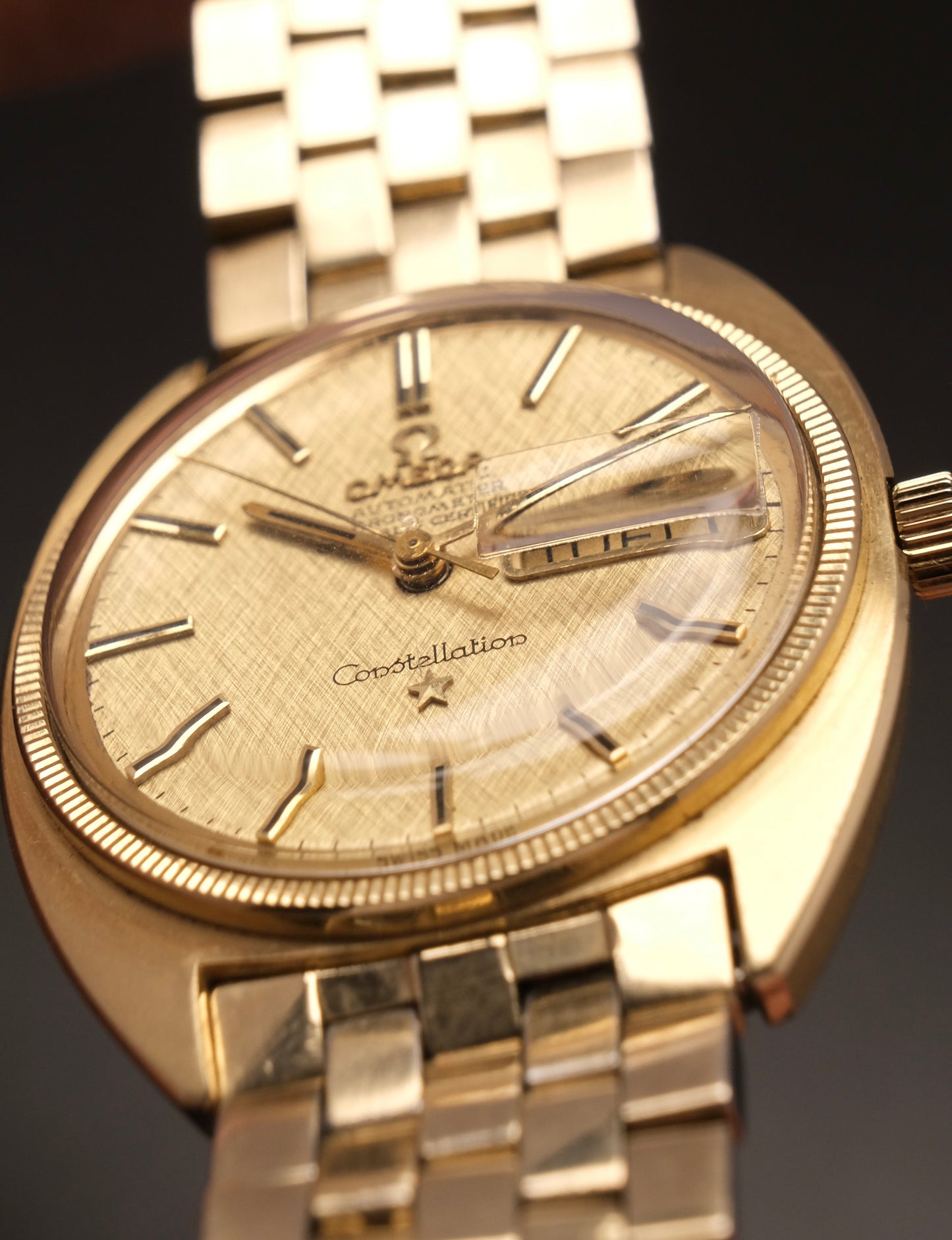 OMEGA Constellation C-shape Day-date Chronometer Linen Champagne Dial - 168.029