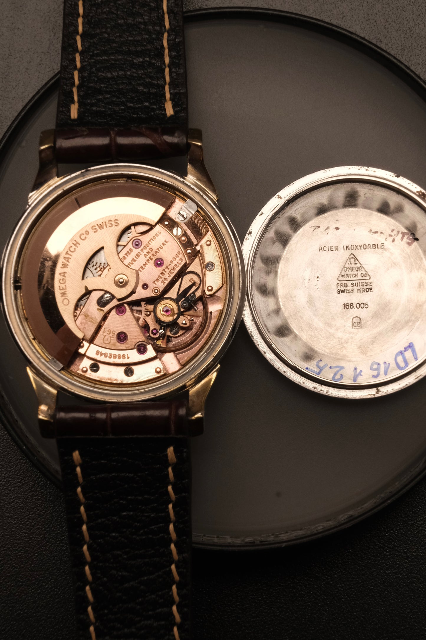 OMEGA CONSTELLATION PIE PAN DOG LEG GOLD AUTOMATIC CHRONOMETER REF. 168.005