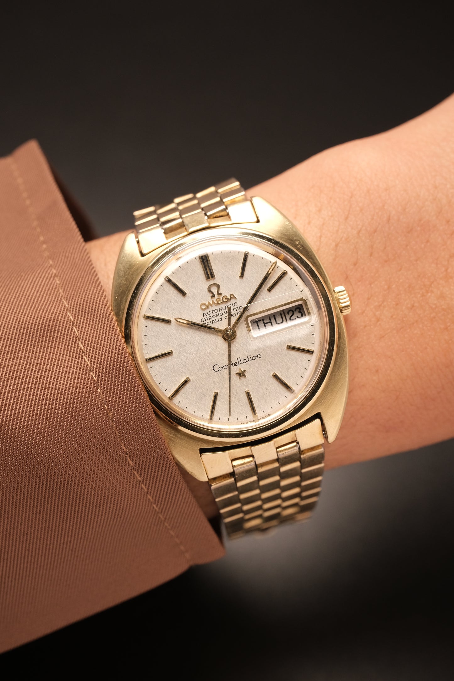 OMEGA Constellation C-shape Day-date Chronometer Linen White Dial - 168.029