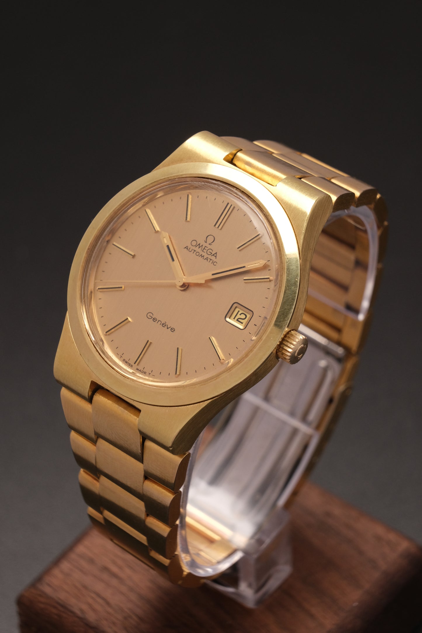 Vintage Omega Genève 166.0173 Gold Case Gold Bracelet