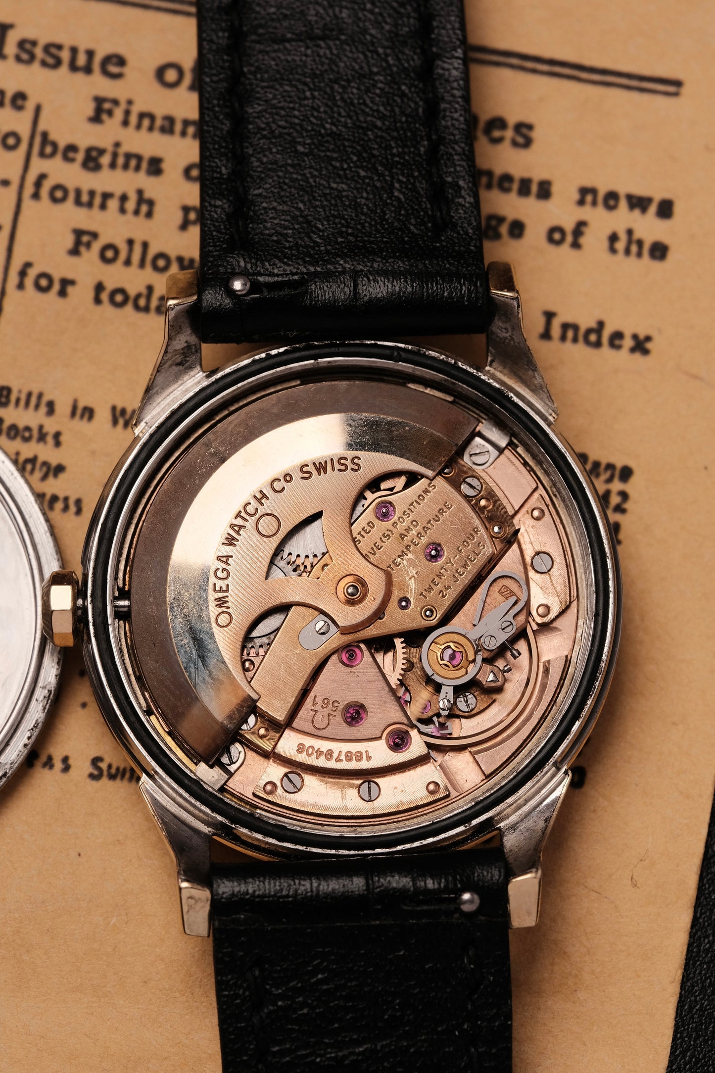 1961 OMEGA CONSTELLATION PIE PAN DOG LEG BLACK DIAL YELLOW GOLD AUTOMATIC CHRONOMETER REF. 168.005