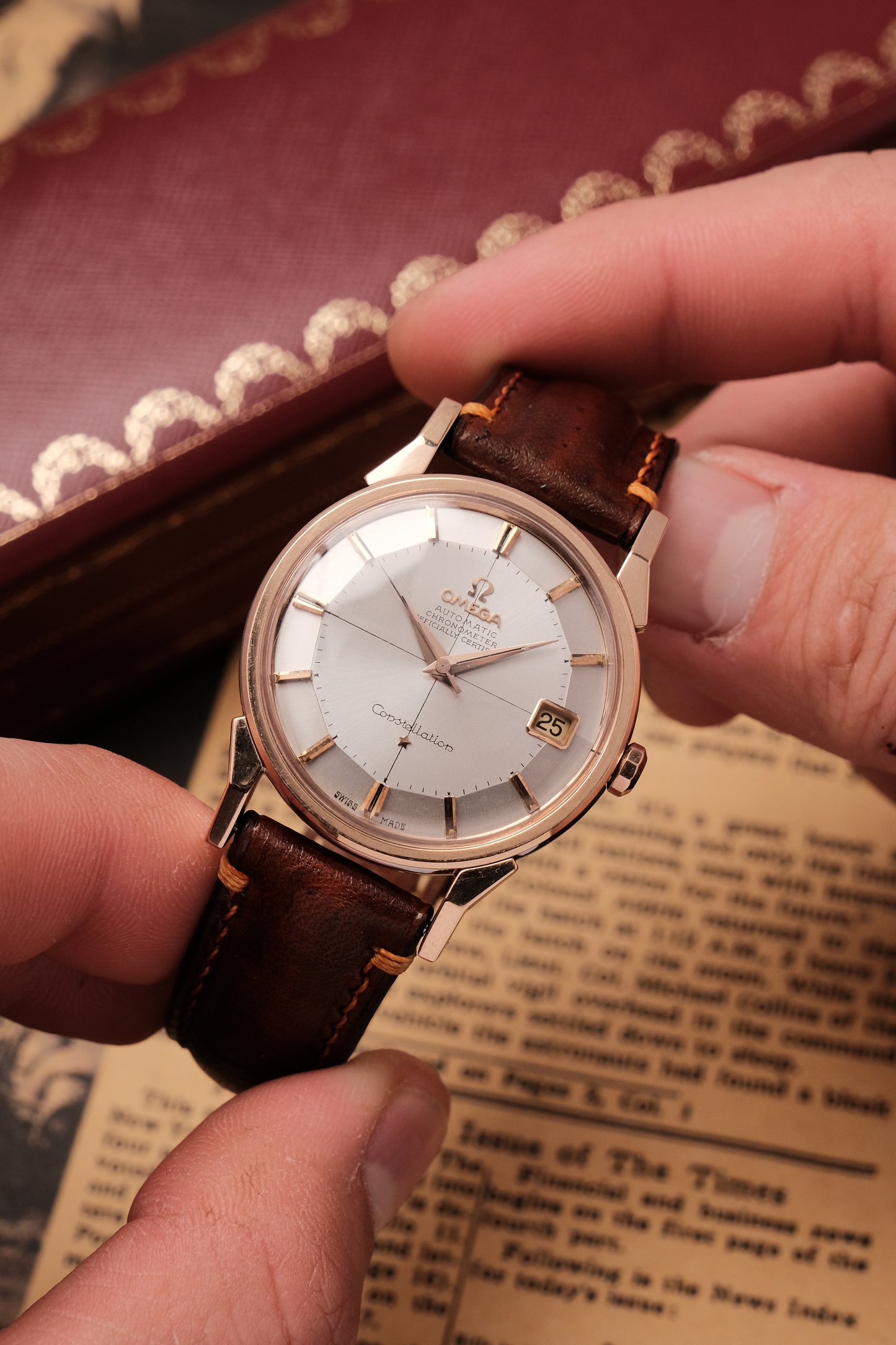 1966 OMEGA CONSTELLATION PIE PAN DOG LEG CROSS HAIR DIAL ROSE GOLD AUTOMATIC CHRONOMETER REF. 168.005