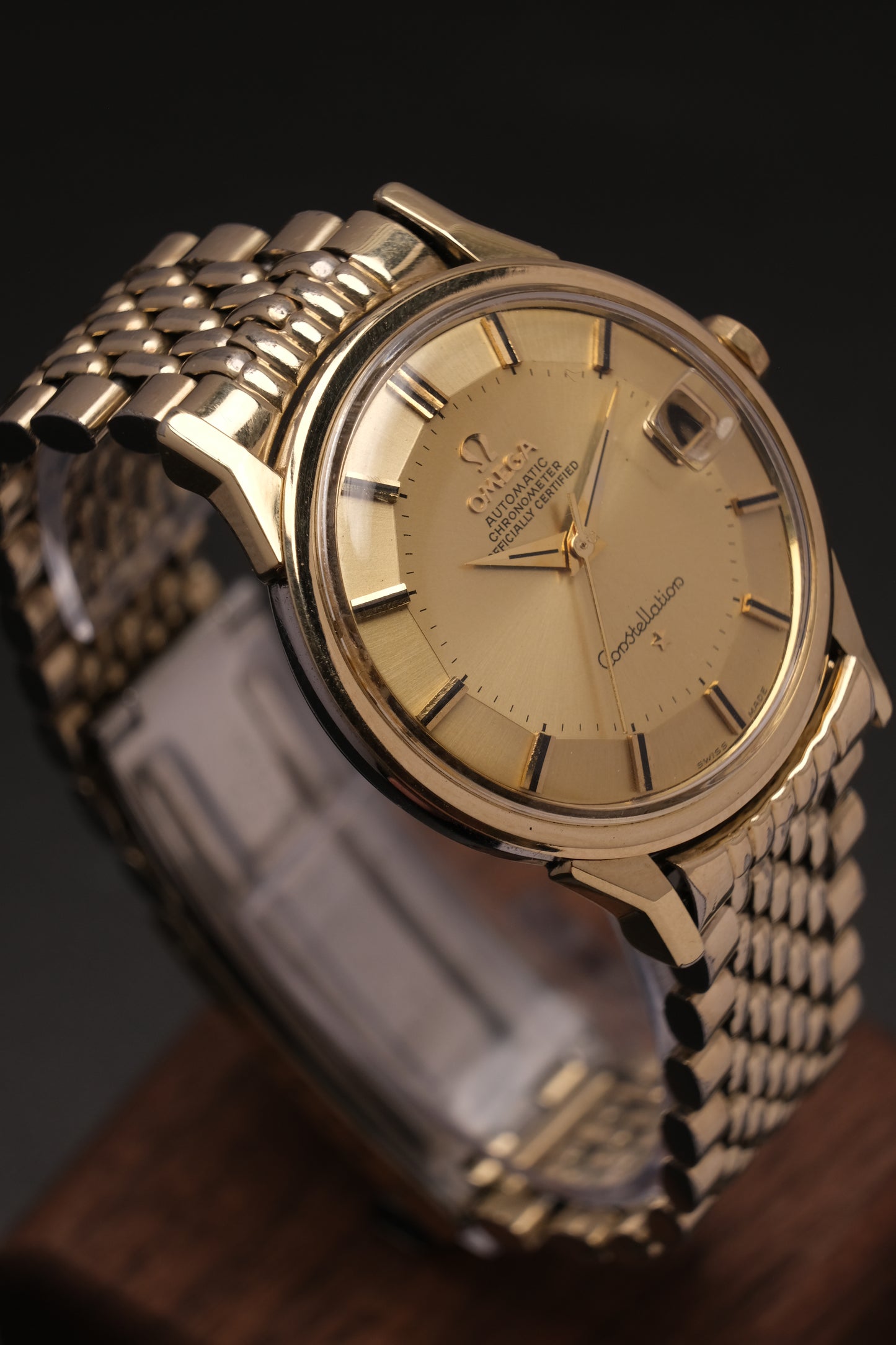 OMEGA CONSTELLATION PIE PAN DOG LEG GOLD AUTOMATIC CHRONOMETER REF. 168.005