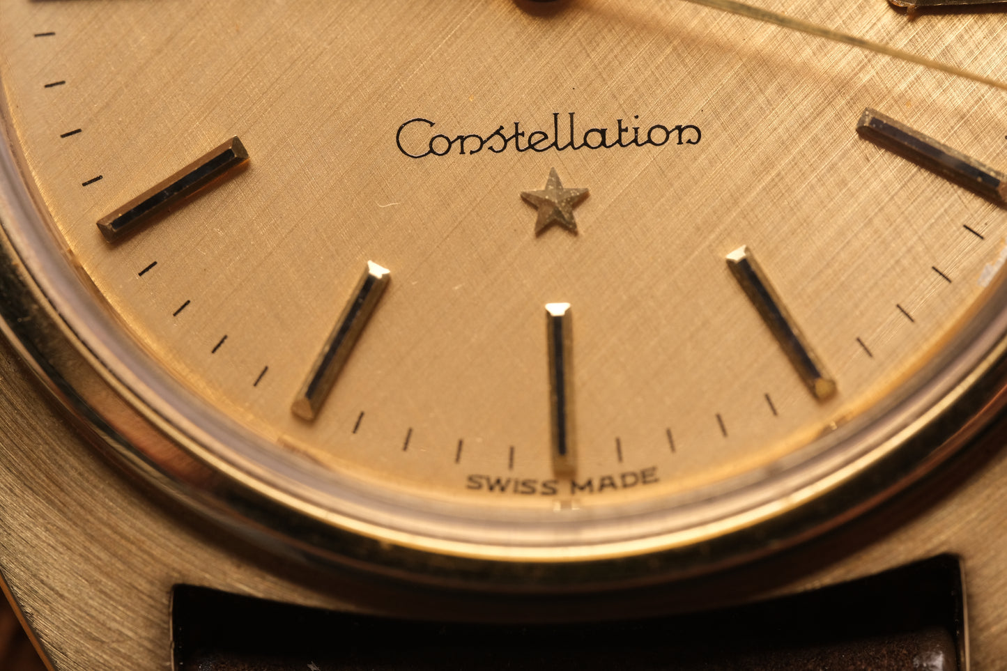 1969 Vintage OMEGA Constellation Chronometer C-shape Linen Champagne Dial  - 168.017