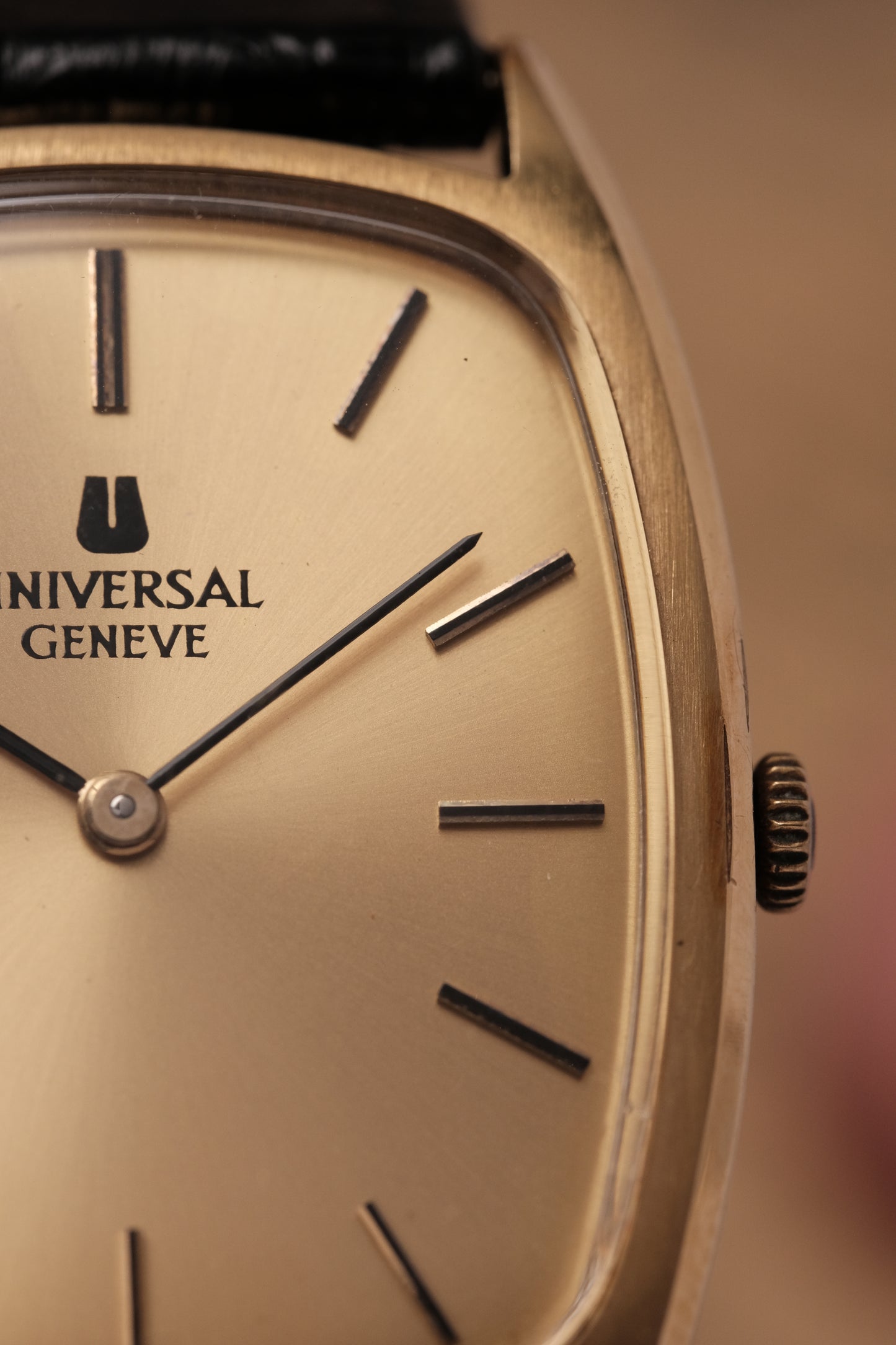 70s Manual Wind Universal GENÈVE GP Ellipse